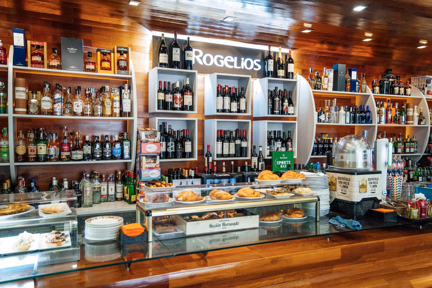 Cafetería Restaurante Rogelios Cafetería Restaurante Rogelios
